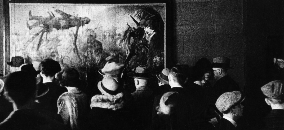 Besucher der Ausstellung vor dem Gemälde von Otto Dix