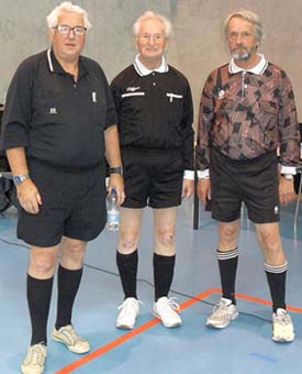 die Schiedsrichter Klaus Lehmann, Eberhard Geupel und Gerhard Köhler