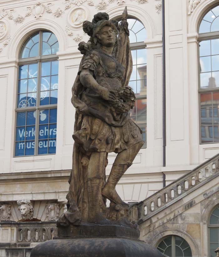 der Türkenbrunnen vor dem Johanneum