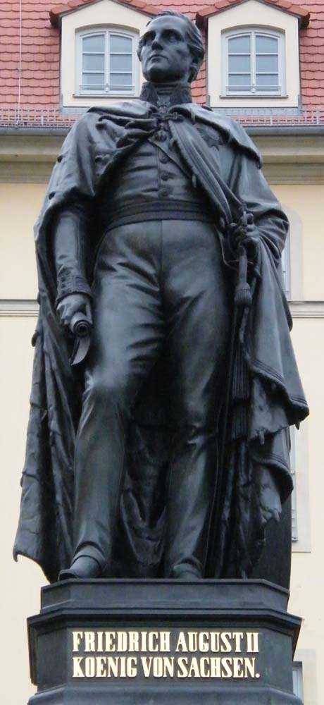 Statue Friedrich August II. am Neumarkt