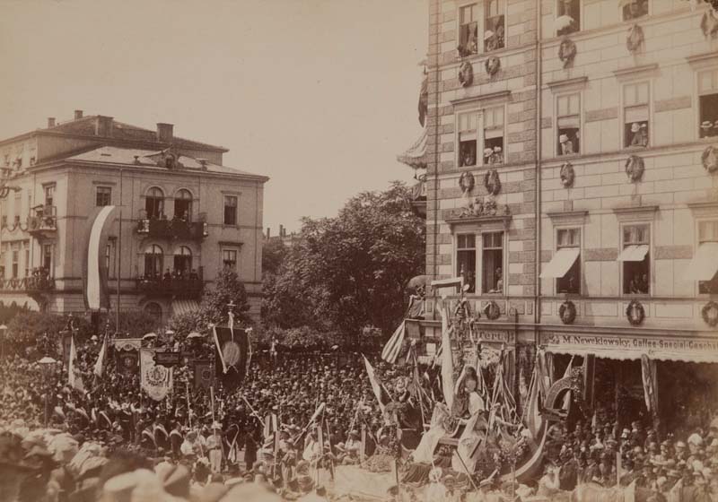 Festumzug auf der Prager Straße mit Prunkwagen des Ruderklubs und Delegation aus Königstein