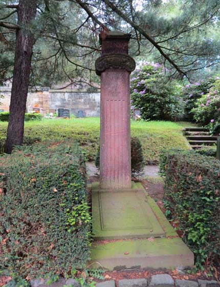 Grabstein auf dem Tolkewitzer Friedhof