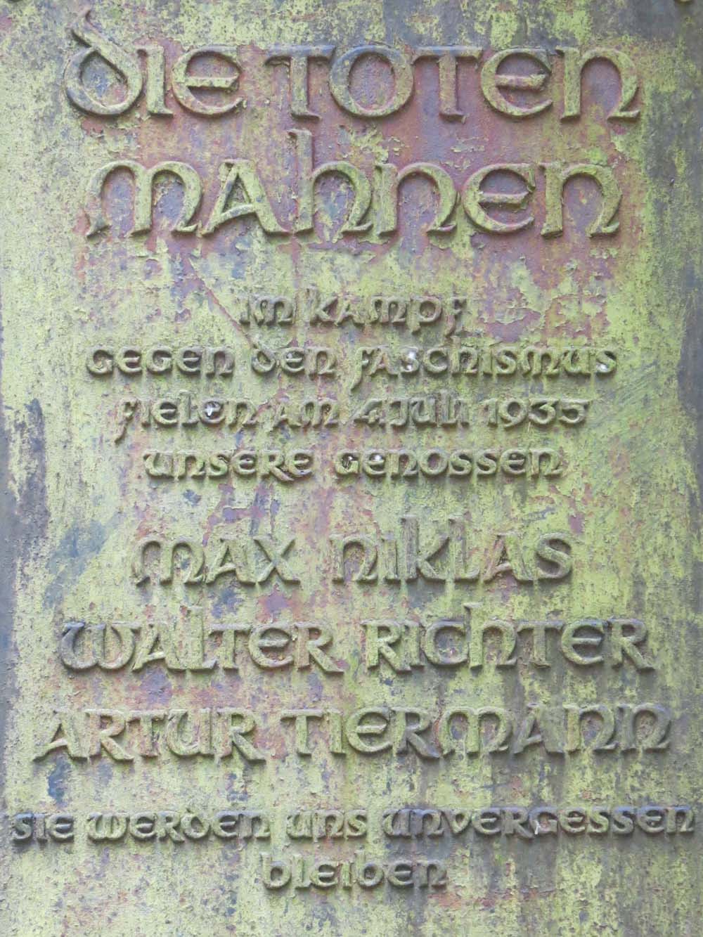 Aufschrift am Gedenkstein an der Schneise 31 / Schellerhauer Weg in Altenberg