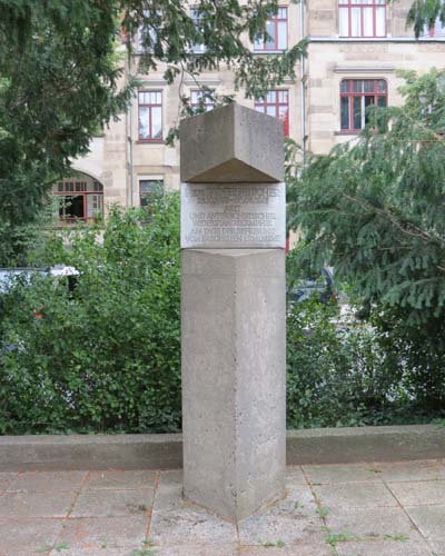 Gedenkstein für Prof. Dr. Rainer Fetscher am Fetscherplatz