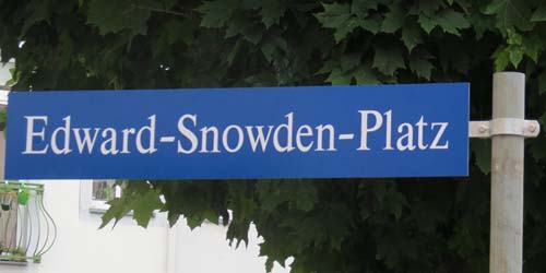 In Dresden wird der Edward-Snowden-Platz eingeweiht.