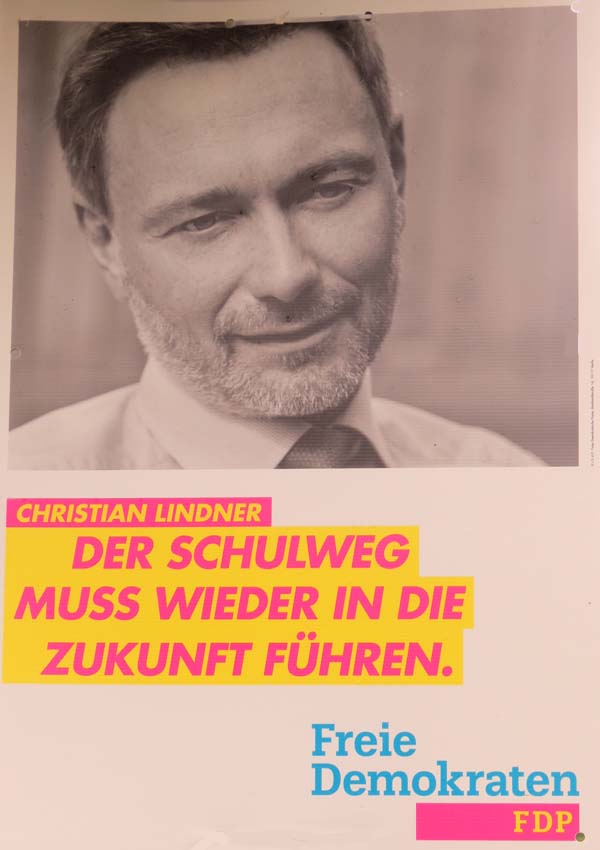 FDP - Der Schulweg muss wieder in die Zukunft führen.