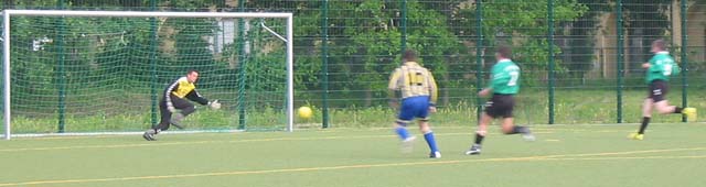 Lutz hat abgezogen, gleich f&auml;llt der Ausgleich.