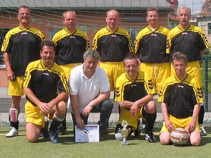 Die Spieler von Post wurden erster Stadtpokalsieger der Senioren Ü 40