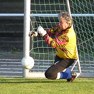 Der 71-jährige Claus Enax im Mai 2009 im Spiel gegen Striesen.