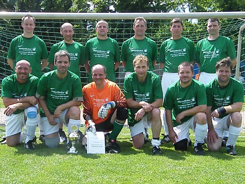 Stadtmeister 2012 der Senioren Ü 40 wurde Radebeul.