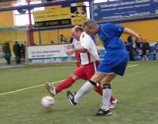 Das schönste Tor erzielt Holger Hofmann (Hellerau) im Spiel gegen Sportfreunde (3:2).