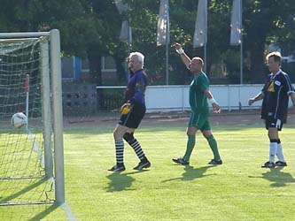 Holger Dörwald erzielt das 1:0.