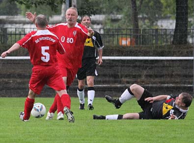 Hagen Zimare, Steffen Rösler, Thomas Müller (stehend) und Thomas Ockert (liegend)