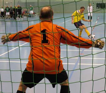 Die Dresdner Stadtauswahl besiegte im Halbfinale Luckau im 7-m-Schießen mit 2:1.