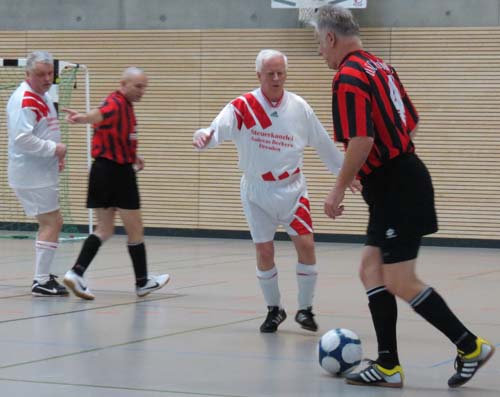 Jens Teubel, Andreas Redlich, Heinz Geißler und Peter Fritzsche im Spiel DSC - Radeberg (0 : 0)