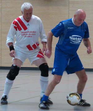 Rudi Köhler und Claus Nackera im Spiel Radeberg - Löbtau (1:1)