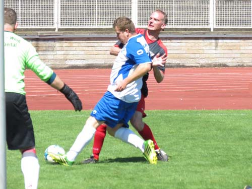 Torwart Uwe Renner, Gerd Müller und Sören Müller