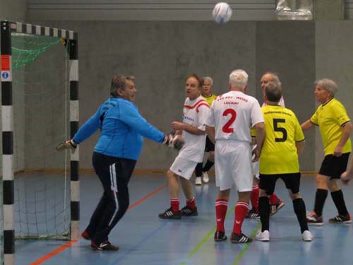 Gleich fällt das 0:1 im Spiel Luckau - Stadtauswahl (1:1)