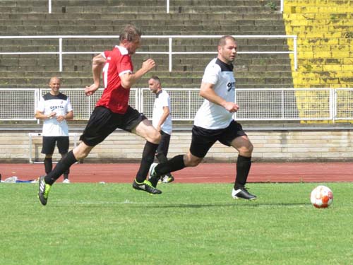 ... und Marco Kolbe (im Hintergrud Eicko Brückner und Ronny Röllig