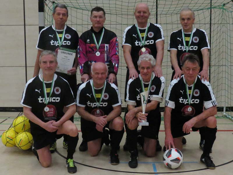 Der Dresdner SC 1898 ist Hallen-Stadtmeister 2023 der Senioren Ü 50